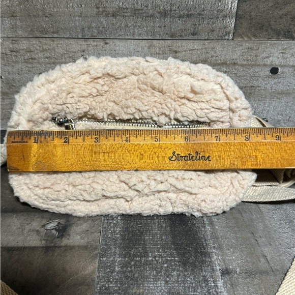 Wild Fable Sherpa Fannypack - Picture 3 of 6
